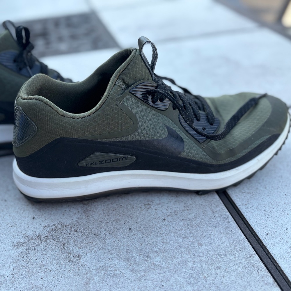 Nike Zoom 90 IT Golf Shoes 10.5 olive green and black